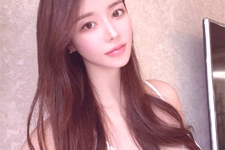 Layla, 26 — Escort in Chunhu, China