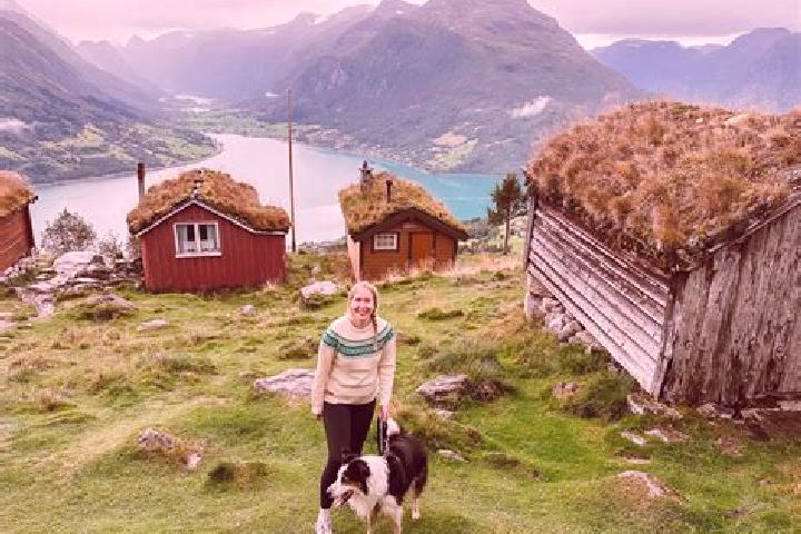 Layla, 26 — Escort in Ikornnes, Norway