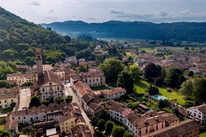Layla, 26 — Escort in Olevano di Lomellina, Italy