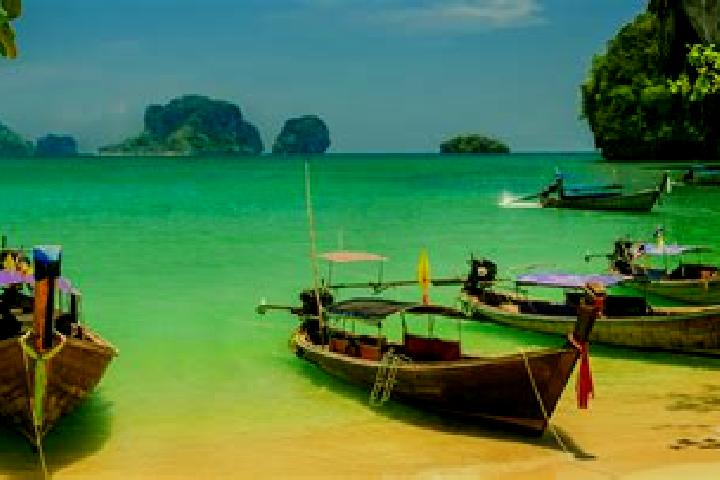 Layla, 26 — Escort in Tha Tako, Thailand