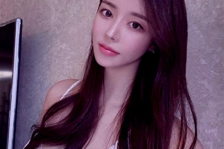 Layla, 26 — Escort in Yingmaili, China
