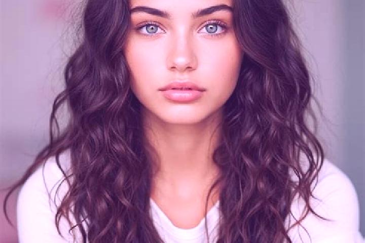 Layla, 27, a brunette amber-eyed mediterranean companion based in Molins de Rei. Offering Domination, Dinner Date, OWO. Available for incall and outcall, ove...