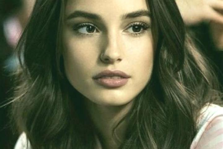 Layla, 27, a brunette brown-eyed asian companion based in Sansimion. Offering Dinner Date, GFE, Party Girl, Roleplay. Available for incall and outcall, overn...