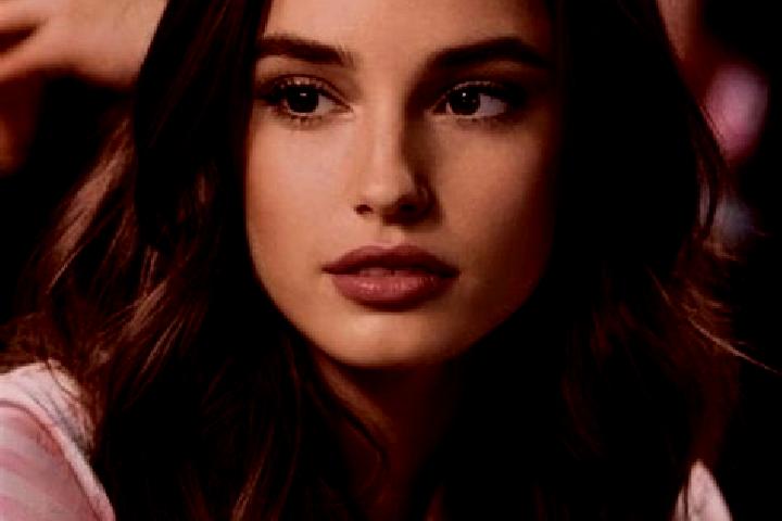 Layla, 27, a brunette brown-eyed slavic companion based in Santiago Centro. Offering Tantra, Roleplay, Girlfriend Experience, Erotic Massage. Available for i...