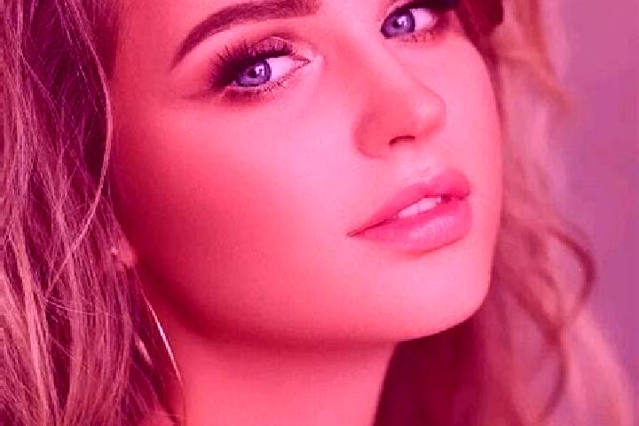 Layla, 27, a dark blonde blue-eyed slavic companion based in Jalna. Offering BDSM, Domination, Striptease, Roleplay. Available for incall and outcall, day an...