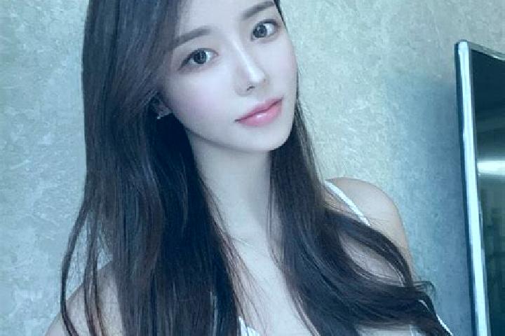Layla, 27 — Escort in Dongxia, China