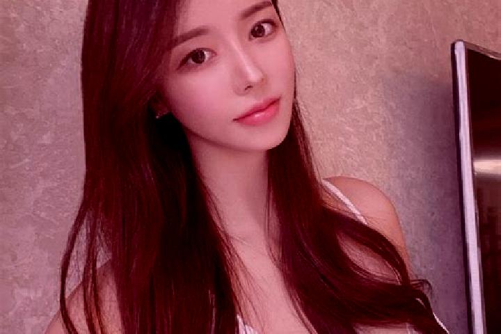 Layla, 27 — Escort in Gaoqiaolou, China