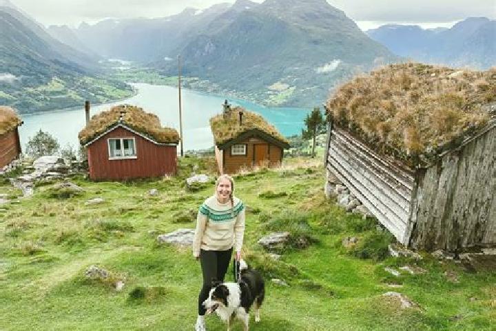 Layla, 27 — Escort in Loding, Norway