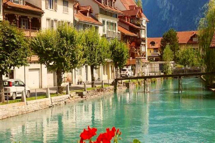 Layla, 27 — Escort in Schoftland, Switzerland