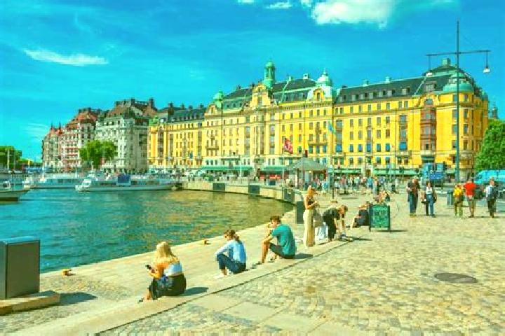 Layla, 27 — Escort in Sommen, Sweden