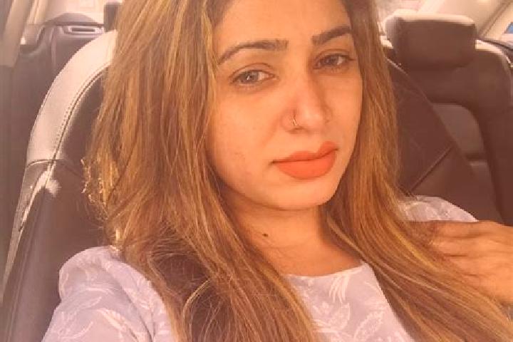 Layla, 27 — Escort in Wanduruppa, Sri Lanka