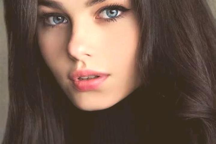 Layla, 28, a black blue-eyed caucasian companion based in Calvenzano. Offering CIM, Prostate Massage, Tantra, Striptease, Travel Companion. Available for inc...