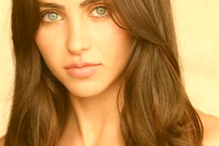 Layla, 28, a brunette brown-eyed mediterranean companion based in Lupsa. Offering Massage, Couples, BDSM. Available for incall and outcall, day and evening d...