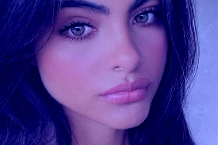 Layla, 28, a chestnut green-eyed indian companion based in Fiamignano. Offering CIM, 69, Fetish, Massage, Dinner Date. Available for incall and outcall, over...