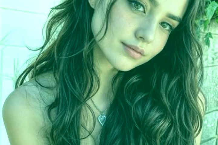 Layla, 28, a chestnut hazel-eyed mixed companion based in Mohill. Offering Dinner Date, BDSM, Erotic Massage, Party Girl. Available for incall and outcall, d...