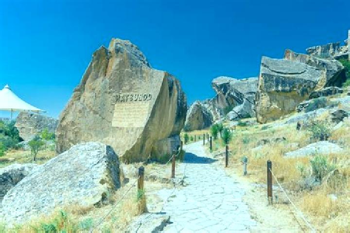 Layla, 28 — Escort in Qobustan, Azerbaijan