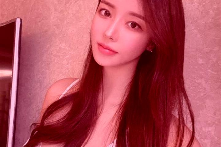 Layla, 28 — Escort in Tuochuan, China