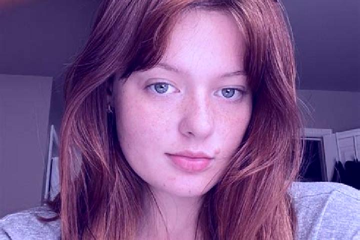 Layla, 29, a auburn blue-eyed caucasian companion based in San Pietro in Casale. Offering Massage, Duos, Striptease, Domination. Available for incall and out...