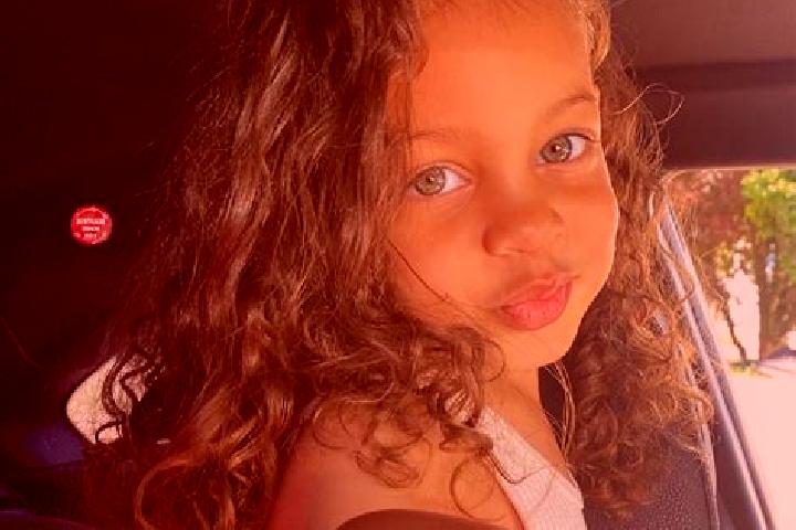 Layla, 29, a auburn blue-eyed mixed companion based in Humes-Jorquenay. Offering Duos, Prostate Massage, Deep French Kissing, Girlfriend Experience. Availabl...