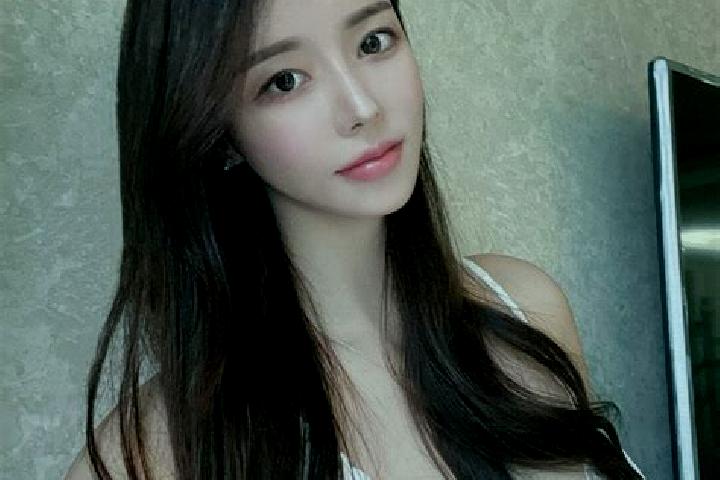 Layla, 29 — Escort in Donghui, China