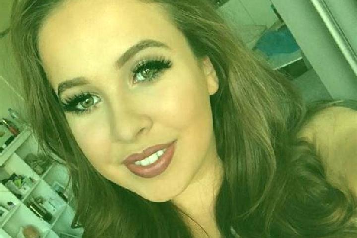 Layla, 30, a chestnut amber-eyed caucasian companion based in Great Kimble. Offering Erotic Massage, Striptease, Tantra. Available for incall and outcall, da...