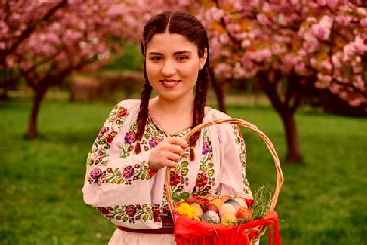 Layla, 30 — Escort in Calmatuiu de Sus, Romania