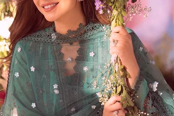 Layla, 30 — Escort in Nazir Town, Pakistan