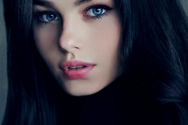 Layla, 31, a brunette amber-eyed slavic companion based in Prelo. Offering Domination, Tantra, A-Level. Available for incall and outcall, day and evening dates.