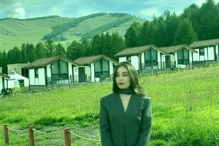 Layla, 31 — Escort in Tsetsegnuur, Mongolia