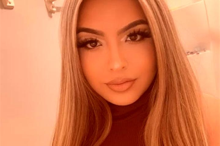 Layla, 32, a blonde dark-eyed latina companion based in Sabandia. Offering Domination, Tantra, A-Level, Dinner Date. Available for incall and outcall, overni...