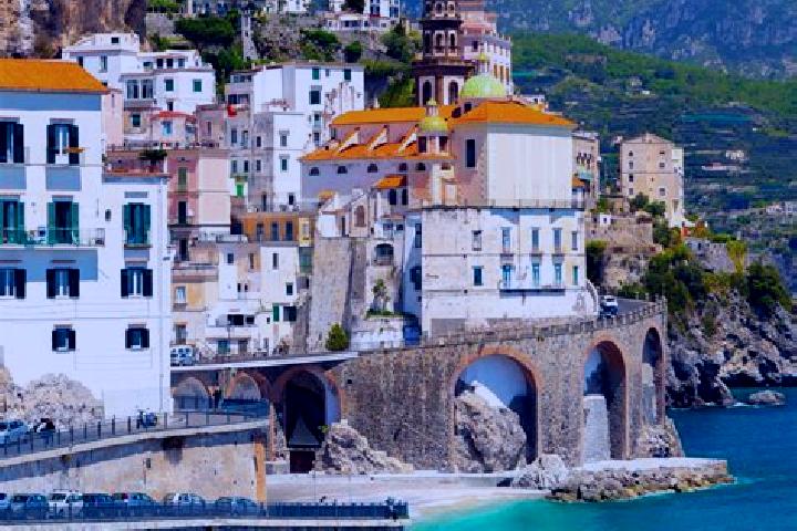 Layla, 32 — Escort in Torno, Italy