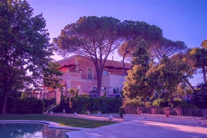 Layla, 32 — Escort in Villa San Martino, Italy
