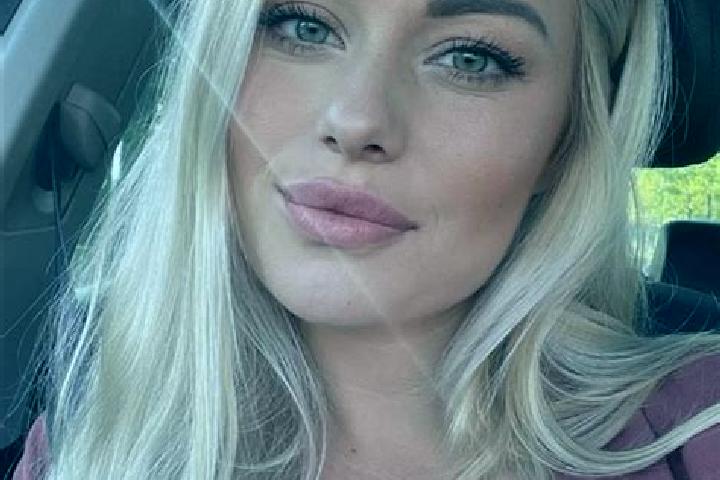 Layla, 33, a blonde hazel-eyed ebony companion based in Dorval. Offering A-Level, 69, Erotic Massage. Available for incall and outcall, overnight bookings av...