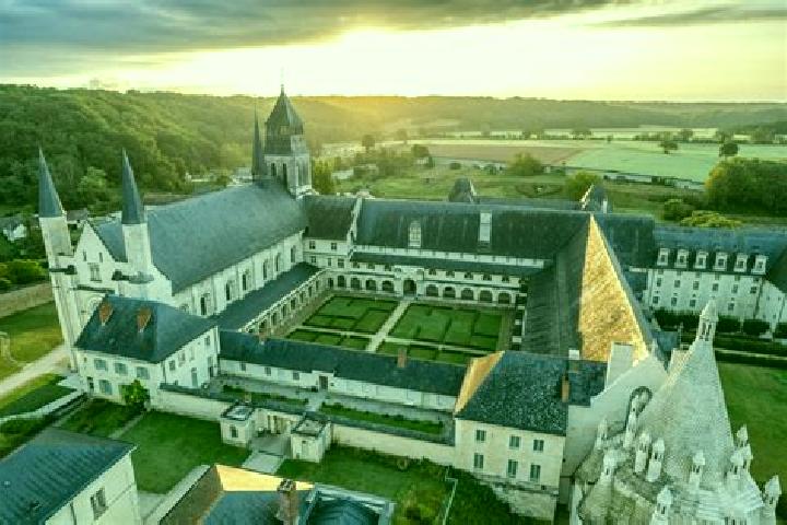 Layla, 33 — Escort in Fontevraud-l Abbaye, France