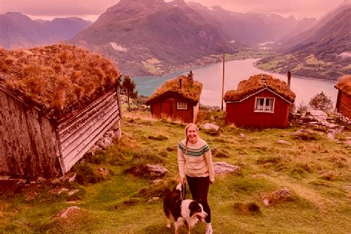 Layla, 33 — Escort in Fossby, Norway