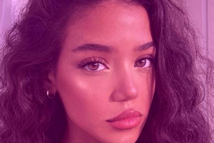 Layla, 34, a black brown-eyed asian companion based in Trnovci. Offering Fetish, Party Girl, Domination. Available for incall and outcall, day and evening da...
