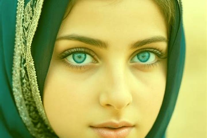 Layla, 34, a blonde grey-eyed middle eastern companion based in Makeng. Offering OWO, BDSM, GFE. Available for incall and outcall, overnight bookings available.