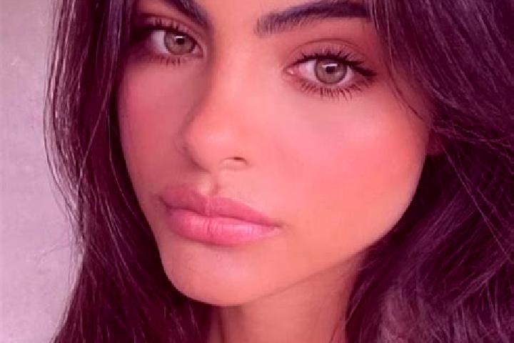 Layla, 34, a brunette hazel-eyed caucasian companion based in Old Erowal Bay. Offering Party Girl, Massage, Roleplay. Available for incall and outcall, day a...