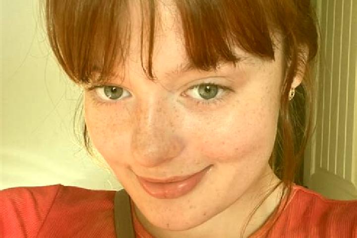 Layla, 34, a red green-eyed caucasian companion based in Kidman Park. Offering Girlfriend Experience, Roleplay, Duos, Striptease, 69. Available for incall an...