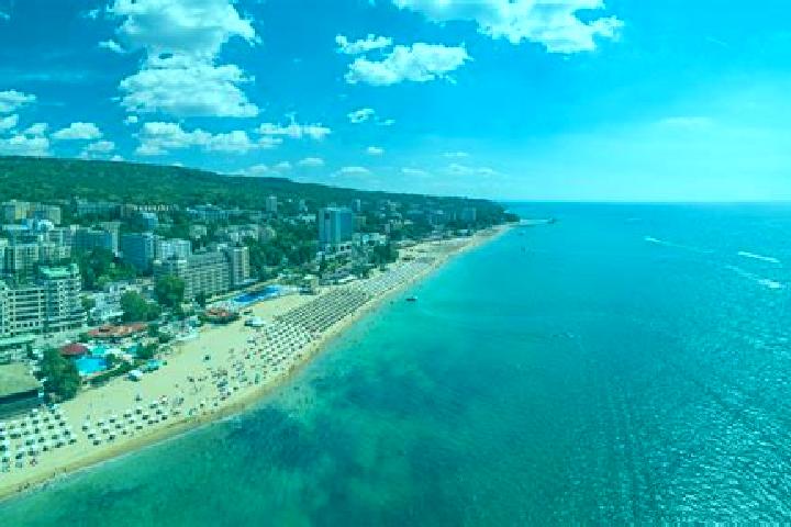 Layla, 34 — Escort in Zlatni Pyasatsi, Bulgaria