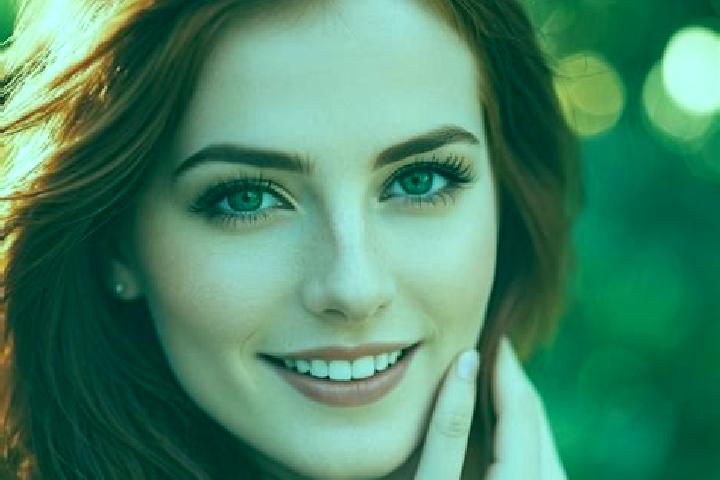 Layla, 35, a auburn amber-eyed caucasian companion based in Pavlysh. Offering Erotic Massage, Massage, Striptease. Available for incall and outcall, overnigh...