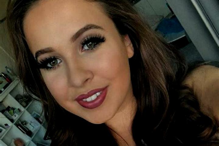 Layla, 35, a red dark-eyed slavic companion based in Khardi. Offering Overnight, Dinner Date, Striptease, Deep French Kissing. Available for incall and outca...