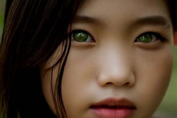 Layla, 35, a red green-eyed asian companion based in Repentigny. Offering Roleplay, BDSM, Domination, Girlfriend Experience. Available for incall and outcall...