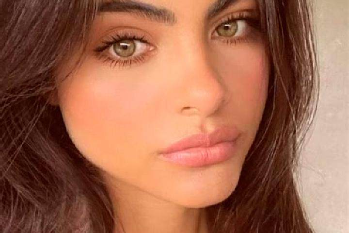Layla, 36, a brunette dark-eyed mixed companion based in Koreyiz. Offering Duos, GFE, Prostate Massage, Fetish. Available for incall and outcall, overnight b...