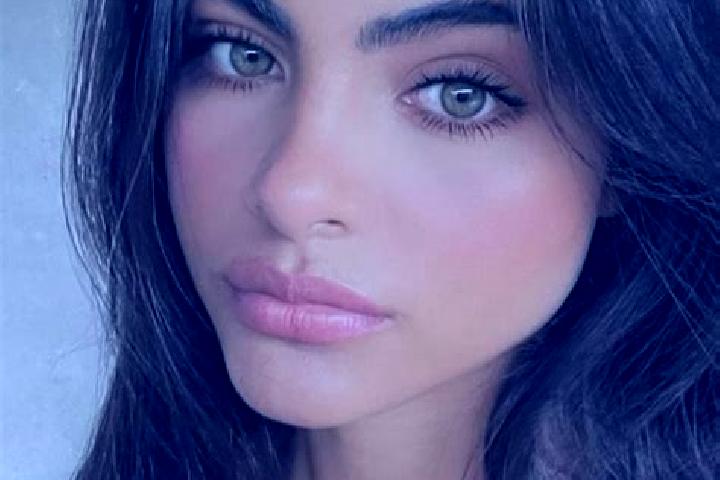 Layla, 36, a dark blonde dark-eyed indian companion based in Tinggarwangi. Offering Travel Companion, Party Girl. Available for incall and outcall, day and e...