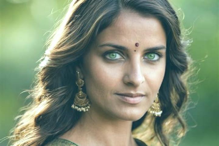 Layla, 36, a red green-eyed indian companion based in Wiorek. Offering Couples, CIM, Dinner Date, BDSM. Available for incall and outcall, day and evening dates.