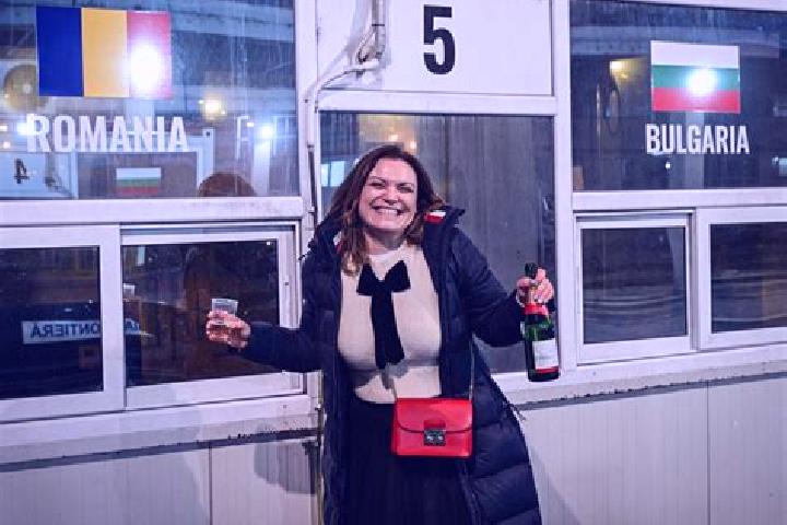 Layla, 36 — Escort in Arsura, Romania