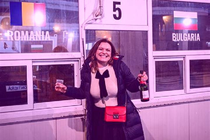 Layla, 36 — Escort in Buruenesti, Romania
