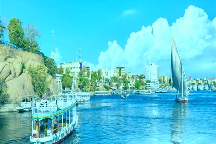 Layla, 36 — Escort in Kirdasah, Egypt