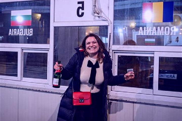Layla, 36 — Escort in Limpezis, Romania